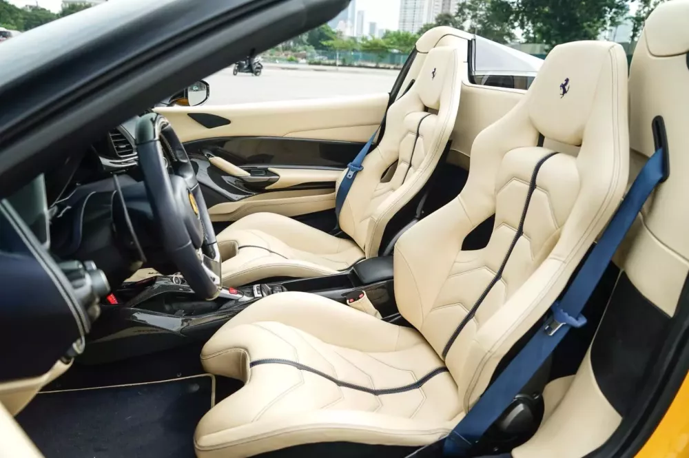 Trải nghiệm mới 6 tháng, doanh nhân Hà Nội đã bán lại siêu xe mui trần Ferrari mà nhiều người mơ ước- Ảnh 4.