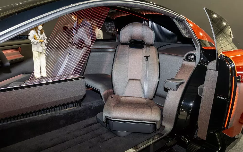 Ghế phụ lái của Toyota Century One of One có thể xoay