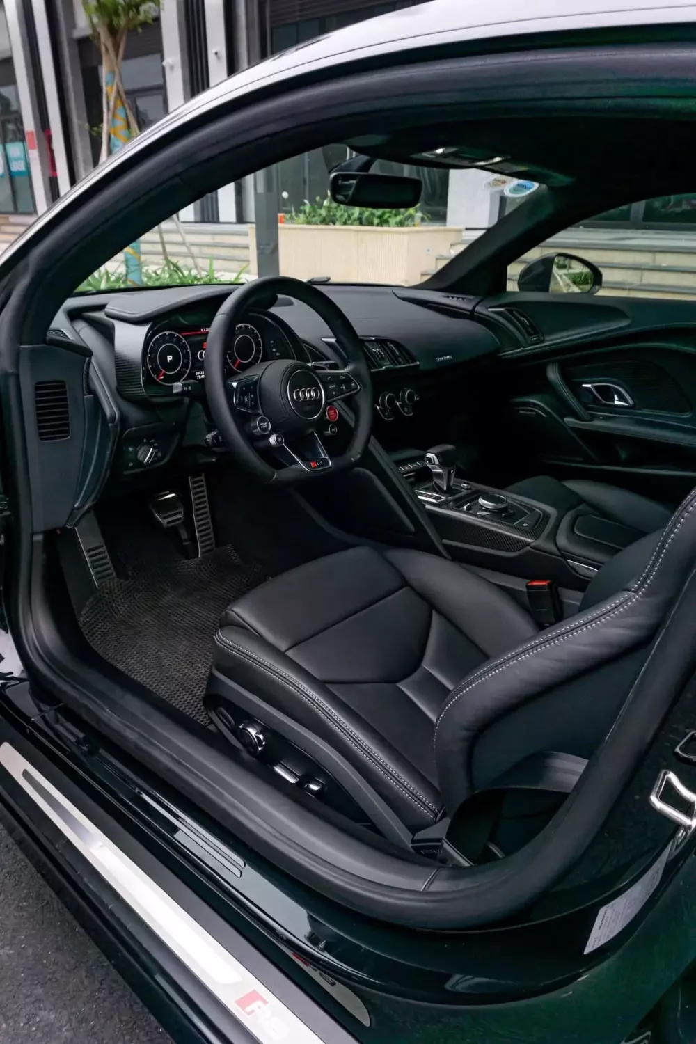 Trải nghiệm chưa được 1 năm, chủ xe Audi R8 V10 Plus đã muốn nhượng lại đam mê cho người khác- Ảnh 6. Trải nghiệm chưa được 1 năm, chủ xe Audi R8 V10 Plus đã muốn nhượng lại đam mê cho người khác- Ảnh 6.