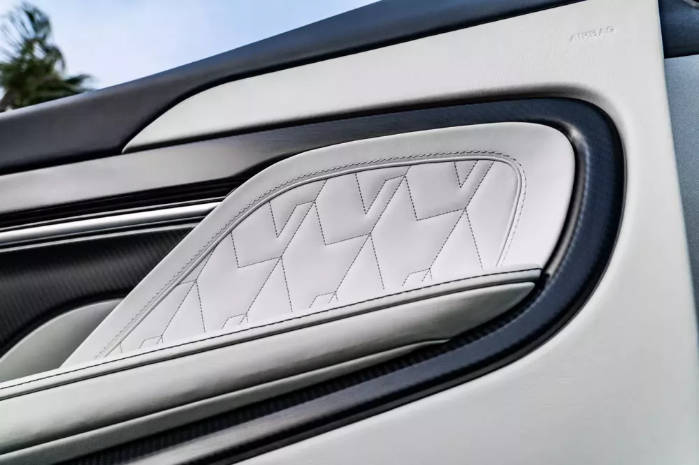 Chi tiết cặp đôi Aston Martin độc nhất vô nhị dành cho các tỷ phú mê keo nha cai com truc tiep bong da thuyền- Ảnh 9.