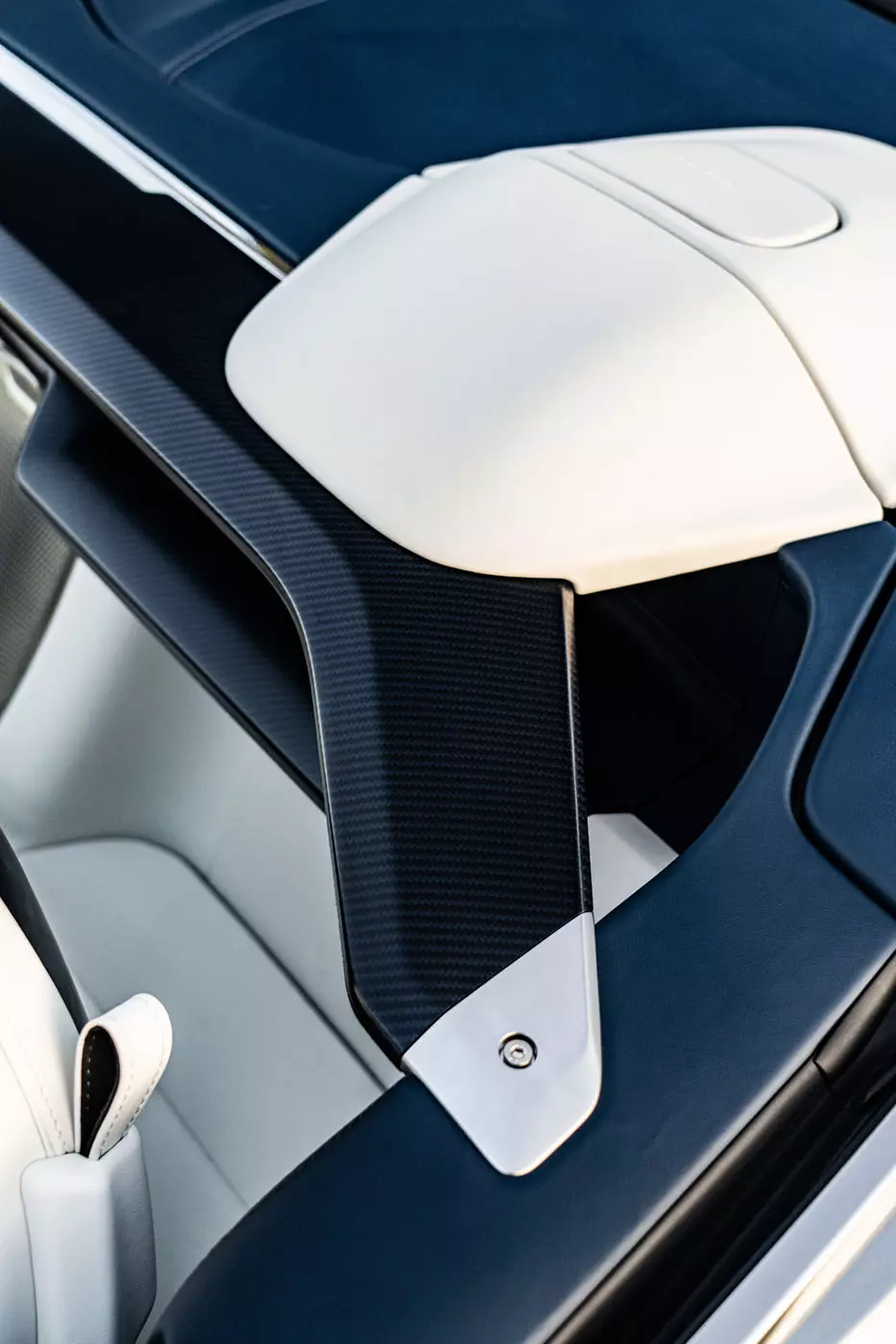 Chi tiết cặp đôi Aston Martin độc nhất vô nhị dành cho các tỷ phú mê keo nha cai com truc tiep bong da thuyền- Ảnh 4.