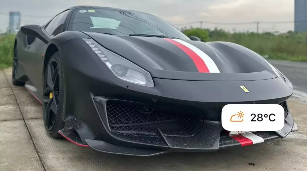 Ferrari 488 Pista Spider màu lạ bất ngờ xuất hiện tại TP.HCM: Phải chăng là xe thứ 4 âm thầm về Việt Nam?- Ảnh 2. Ferrari 488 Pista Spider màu lạ bất ngờ xuất hiện tại TP.HCM: Phải chăng là xe thứ 4 âm thầm về Việt Nam?- Ảnh 2.