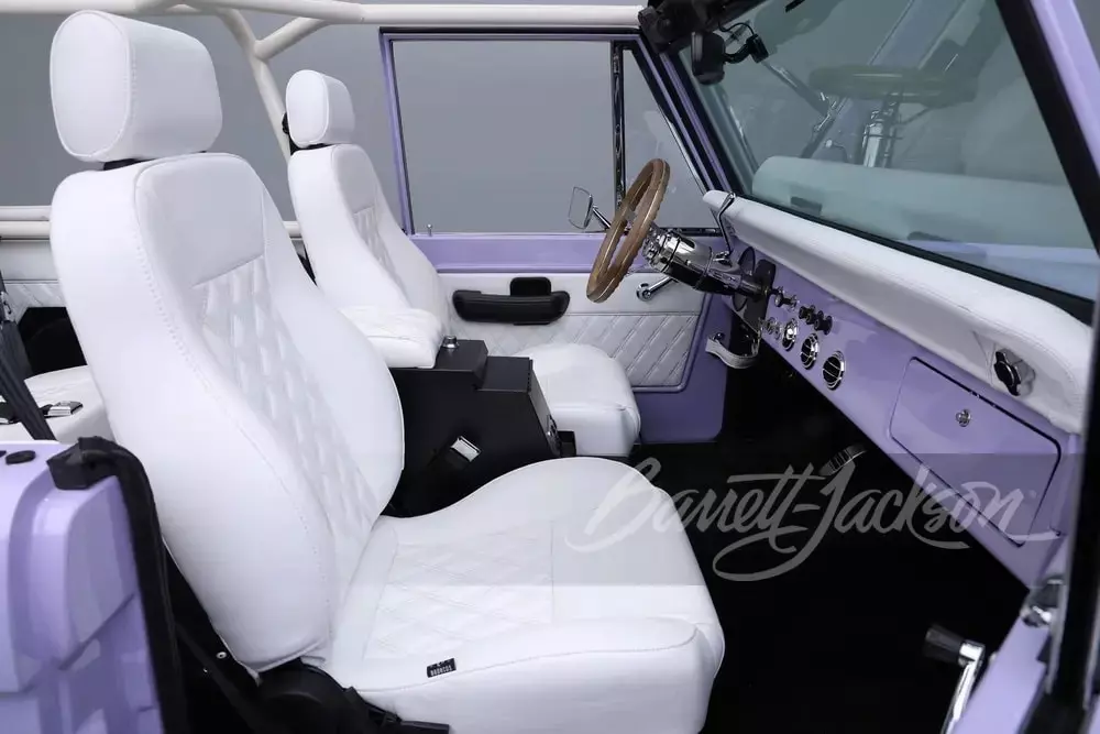 Đây chắc chắn là Ford Bronco đắt nhất thế giới, ai đó đã mạnh dạn trả 11,57 tỷ đồng- Ảnh 6. Đây chắc chắn là Ford Bronco đắt nhất thế giới, ai đó đã mạnh dạn trả 11,57 tỷ đồng- Ảnh 6.