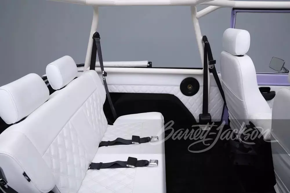 Đây chắc chắn là Ford Bronco đắt nhất thế giới, ai đó đã mạnh dạn trả 11,57 tỷ đồng- Ảnh 7. Đây chắc chắn là Ford Bronco đắt nhất thế giới, ai đó đã mạnh dạn trả 11,57 tỷ đồng- Ảnh 7.