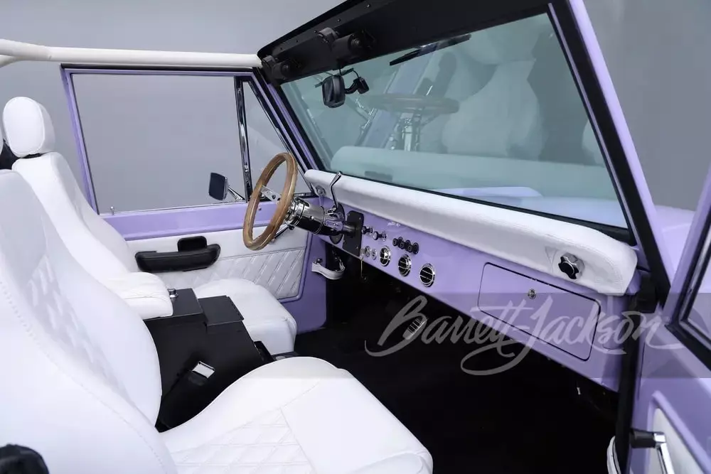 Đây chắc chắn là Ford Bronco đắt nhất thế giới, ai đó đã mạnh dạn trả 11,57 tỷ đồng- Ảnh 9. Đây chắc chắn là Ford Bronco đắt nhất thế giới, ai đó đã mạnh dạn trả 11,57 tỷ đồng- Ảnh 9.