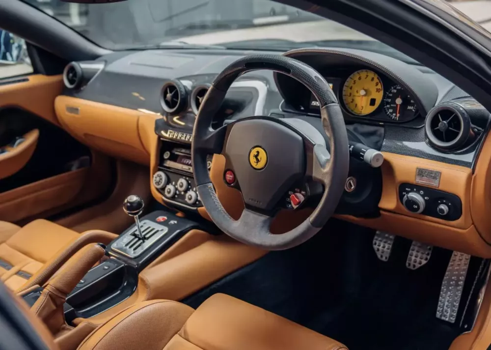 Ly kỳ câu chuyện về xe Ferrari số sàn cuối cùng được chế tạo: Nâng cấp cả thông số kỹ thuật HGTE tối ưu- Ảnh 13. Ly kỳ câu chuyện về xe Ferrari số sàn cuối cùng được chế tạo: Nâng cấp cả thông số kỹ thuật HGTE tối ưu- Ảnh 13.