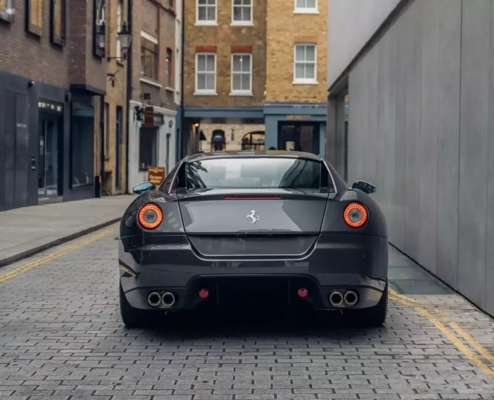 Ly kỳ câu chuyện về xe Ferrari số sàn cuối cùng được chế tạo: Nâng cấp cả thông số kỹ thuật HGTE tối ưu- Ảnh 7. Ly kỳ câu chuyện về xe Ferrari số sàn cuối cùng được chế tạo: Nâng cấp cả thông số kỹ thuật HGTE tối ưu- Ảnh 7.