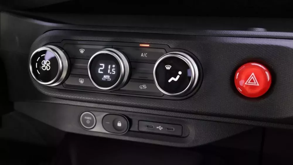 Rò rỉ hình ảnh xe Renault Twingo thế hệ mới: Giữ nguyên bản gốc xe concept- Ảnh 7. Rò rỉ hình ảnh xe Renault Twingo thế hệ mới: Giữ nguyên bản gốc xe concept- Ảnh 7.