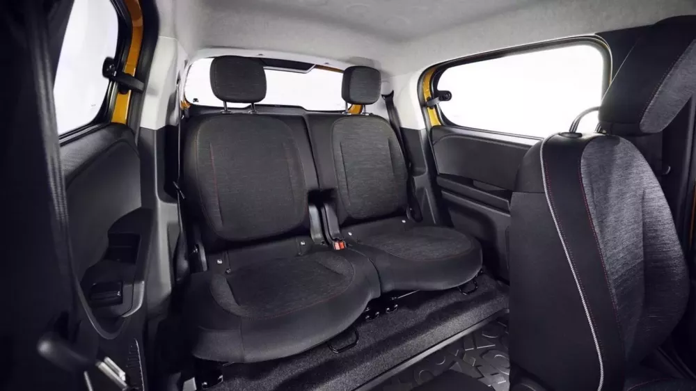 Rò rỉ hình ảnh xe Renault Twingo thế hệ mới: Giữ nguyên bản gốc xe concept- Ảnh 6. Rò rỉ hình ảnh xe Renault Twingo thế hệ mới: Giữ nguyên bản gốc xe concept- Ảnh 6.