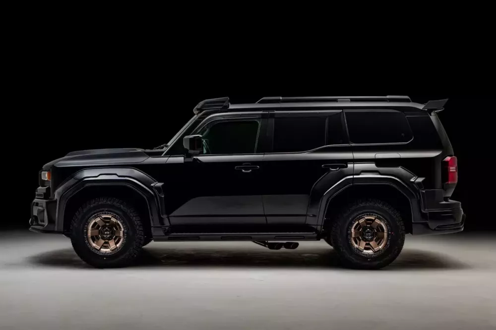 Toyota Land Cruiser 250 đầy khác lạ qua góc nhìn của nhà độ Wald International- Ảnh 5. Toyota Land Cruiser 250 đầy khác lạ qua góc nhìn của nhà độ Wald International- Ảnh 5.