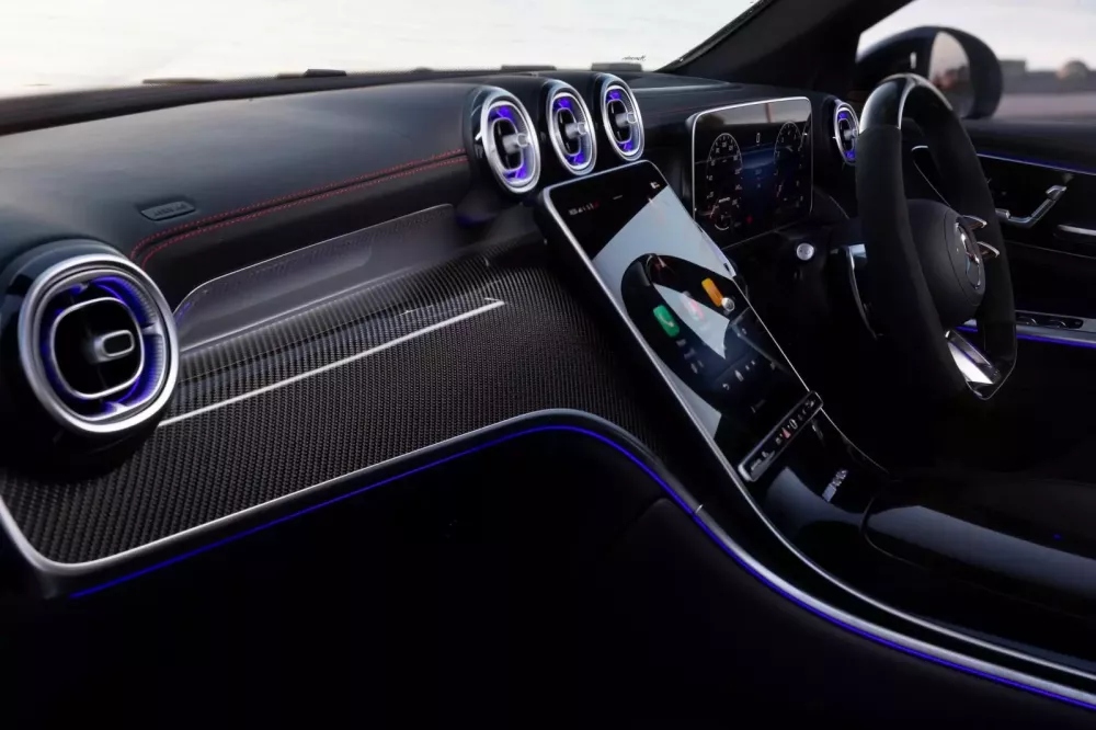 Mercedes-AMG GLC 43 4Matic có phiên bản Carbon Edition tại thị trường "chuột túi"- Ảnh 6. Mercedes-AMG GLC 43 4Matic có phiên bản Carbon Edition tại thị trường "chuột túi"- Ảnh 6.