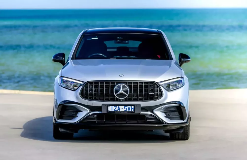 Mercedes-AMG GLC 43 4Matic có phiên bản Carbon Edition tại thị trường "chuột túi"- Ảnh 1. Mercedes-AMG GLC 43 4Matic có phiên bản Carbon Edition tại thị trường "chuột túi"- Ảnh 1.