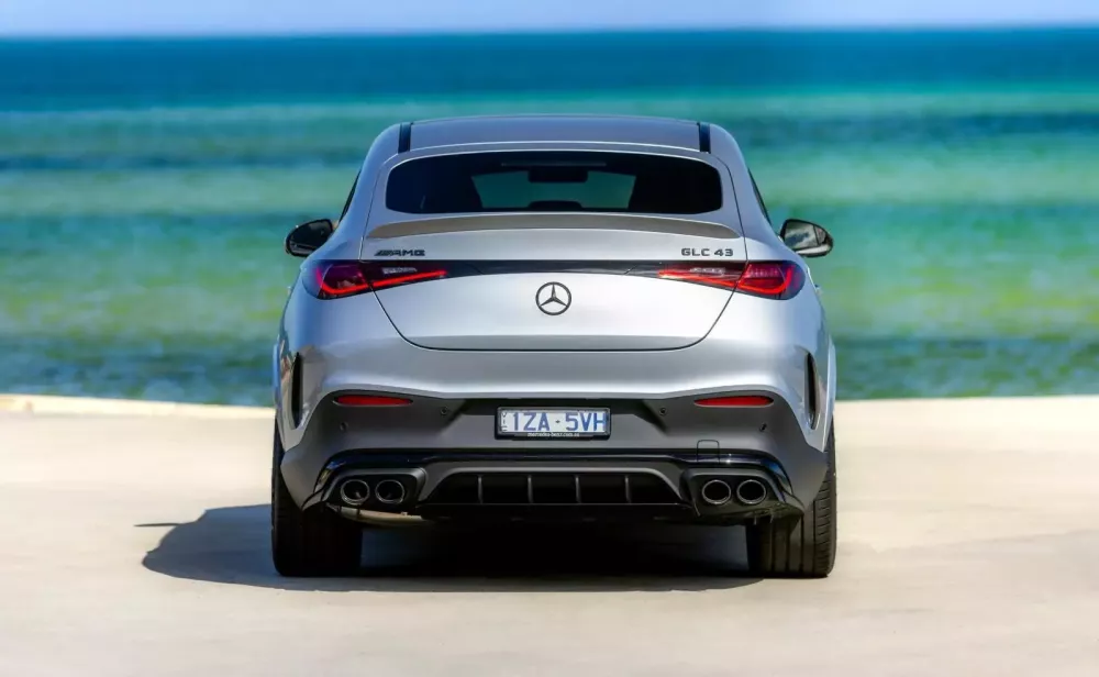 Mercedes-AMG GLC 43 4Matic có phiên bản Carbon Edition tại thị trường "chuột túi"- Ảnh 2. Mercedes-AMG GLC 43 4Matic có phiên bản Carbon Edition tại thị trường "chuột túi"- Ảnh 2.