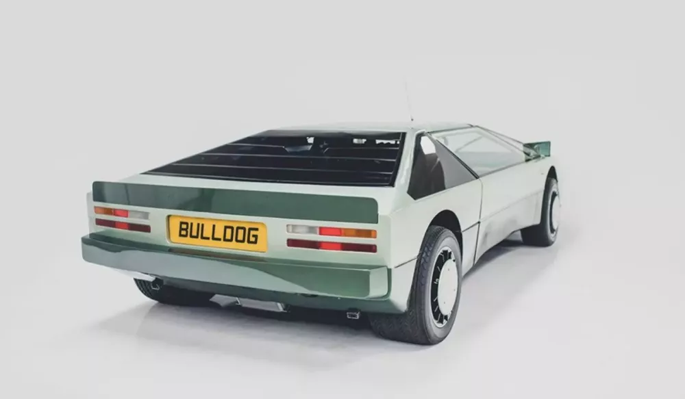 Những bí mật ẩn giấu về siêu phẩm Bulldog: Chiếc Aston Martin được chế tạo để chạy 322 km/h nhưng...- Ảnh 3. Những bí mật ẩn giấu về siêu phẩm Bulldog: Chiếc Aston Martin được chế tạo để chạy 322 km/h nhưng...- Ảnh 3.