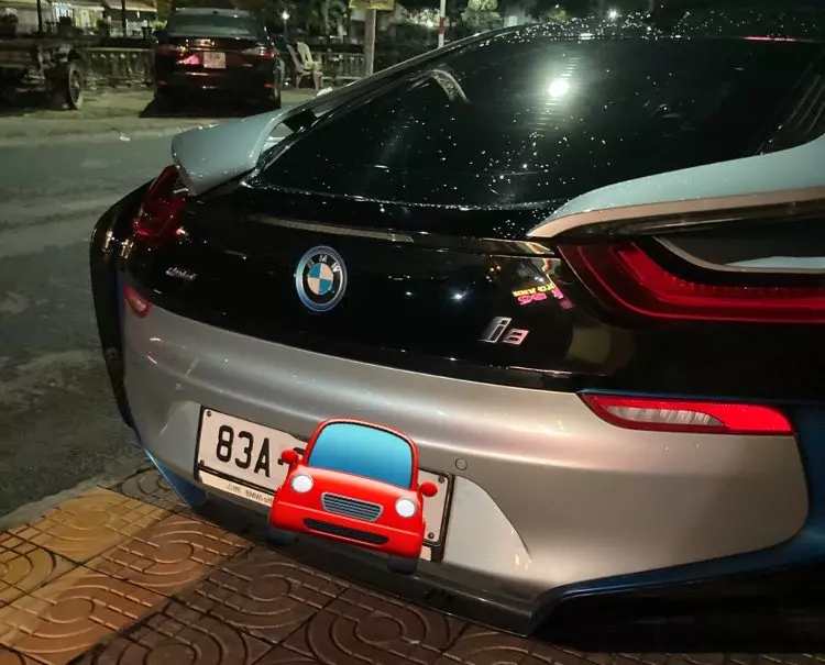 Lâu lắm mới thấy 1 xe thể thao hybrid BMW i8 nguyên bản, xe mới hơn 8 tỷ xe cũ còn gần 2 tỷ đồng- Ảnh 2.