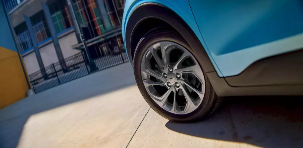 Cận cảnh Chevrolet Bolt 2026 với nhiều thay đổi, 1 trong các xe điện rẻ nhất nước Mỹ- Ảnh 4.