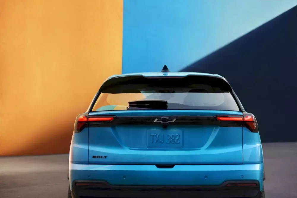 Cận cảnh Chevrolet Bolt 2026 với nhiều thay đổi, 1 trong các xe điện rẻ nhất nước Mỹ- Ảnh 5.