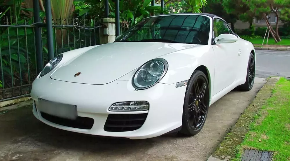 Porsche 911 Carerra Cabriolet 997 siêu hiếm tại Việt Nam, phần đuôi xe đầy đặc biệt- Ảnh 2.