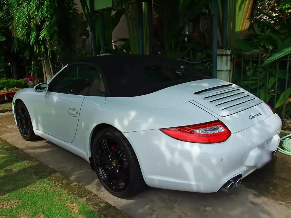 Porsche 911 Carerra Cabriolet 997 siêu hiếm tại Việt Nam, phần đuôi xe đầy đặc biệt- Ảnh 1.
