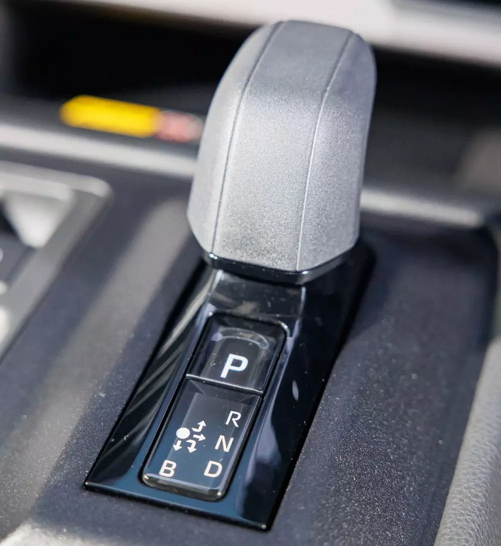 Cần số mới của Toyota Hilux 2026