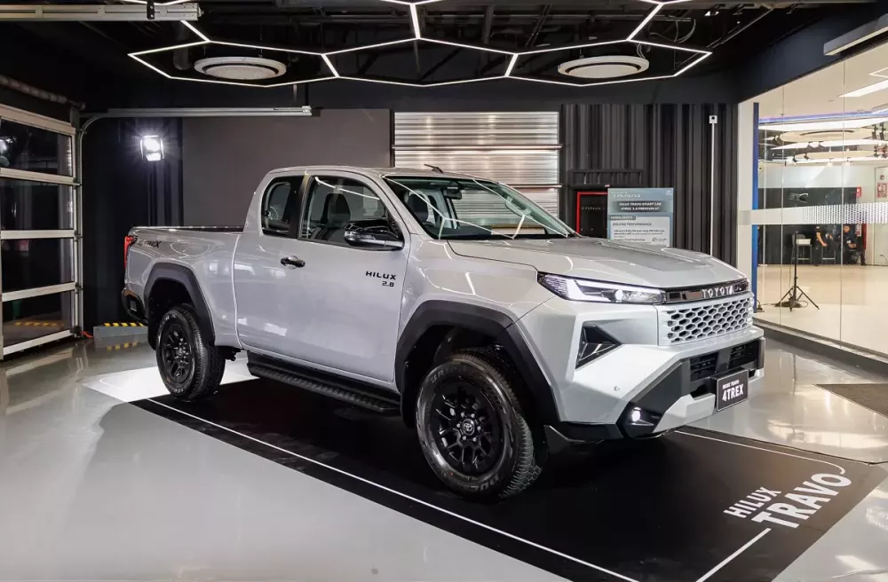 Đại lý báo thời điểm ra mắt Toyota Hilux thế hệ mới tại Việt Nam