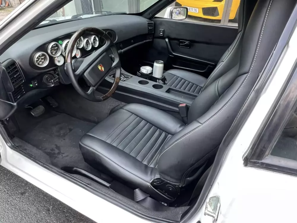 Porsche 944 phá cách của nhà sưu tập xe tại Việt Nam: Vốn dĩ đã có xe "zin" thì xe thứ 2 phải cho lạ nhưng đẹp- Ảnh 7. Porsche 944 phá cách của nhà sưu tập xe tại Việt Nam: Vốn dĩ đã có xe "zin" thì xe thứ 2 phải cho lạ nhưng đẹp- Ảnh 7.