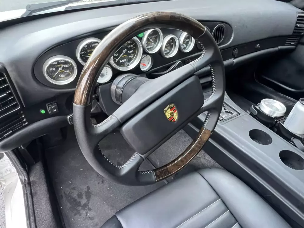 Porsche 944 phá cách của nhà sưu tập xe tại Việt Nam: Vốn dĩ đã có xe "zin" thì xe thứ 2 phải cho lạ nhưng đẹp- Ảnh 5. Porsche 944 phá cách của nhà sưu tập xe tại Việt Nam: Vốn dĩ đã có xe "zin" thì xe thứ 2 phải cho lạ nhưng đẹp- Ảnh 5.