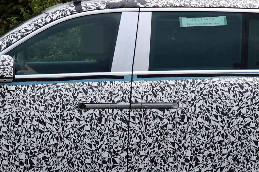 Xe Hàn Quốc Genesis GV90 2027 phát hiện có cửa mở ngược như xe Rolls-Royce- Ảnh 3.
