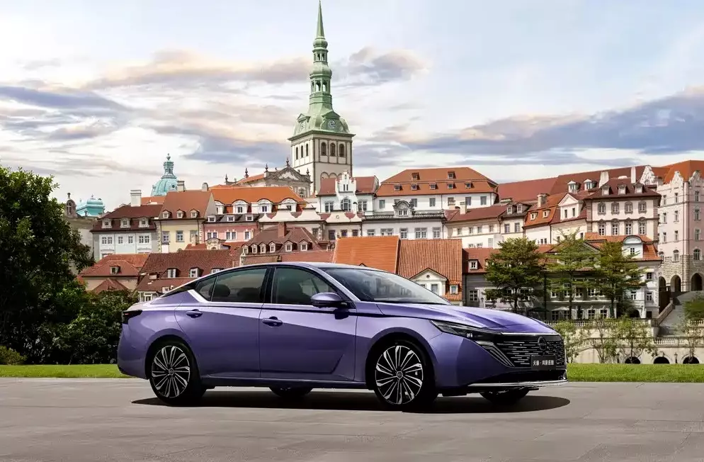 Nissan Teana HarmonyOS Cockpit màu tím mới