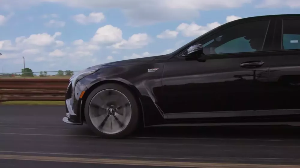 Bạn không đọc nhầm đâu vì chiếc Cadillac này bơm ra đến 1.000 mã lực, sử dụng cả hộp số sàn- Ảnh 11. Bạn không đọc nhầm đâu vì chiếc Cadillac này bơm ra đến 1.000 mã lực, sử dụng cả hộp số sàn- Ảnh 11.