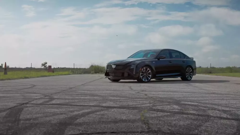 Bạn không đọc nhầm đâu vì chiếc Cadillac này bơm ra đến 1.000 mã lực, sử dụng cả hộp số sàn- Ảnh 2. Bạn không đọc nhầm đâu vì chiếc Cadillac này bơm ra đến 1.000 mã lực, sử dụng cả hộp số sàn- Ảnh 2.