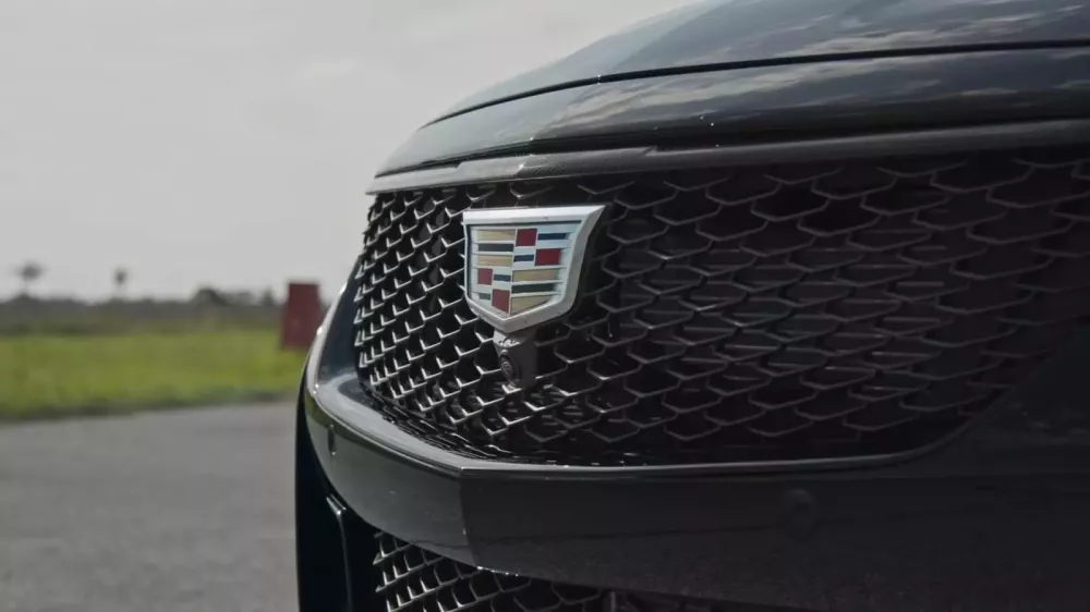 Bạn không đọc nhầm đâu vì chiếc Cadillac này bơm ra đến 1.000 mã lực, sử dụng cả hộp số sàn- Ảnh 6. Bạn không đọc nhầm đâu vì chiếc Cadillac này bơm ra đến 1.000 mã lực, sử dụng cả hộp số sàn- Ảnh 6.