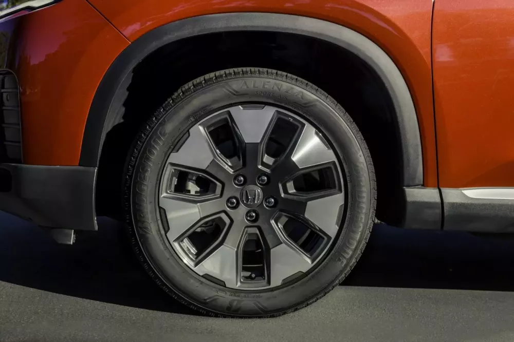 Chi tiết Honda Pilot 2026 mới ra mắt: Thiết kế, công nghệ, màu sắc đều mới, chỉ động cơ cũ- Ảnh 17.