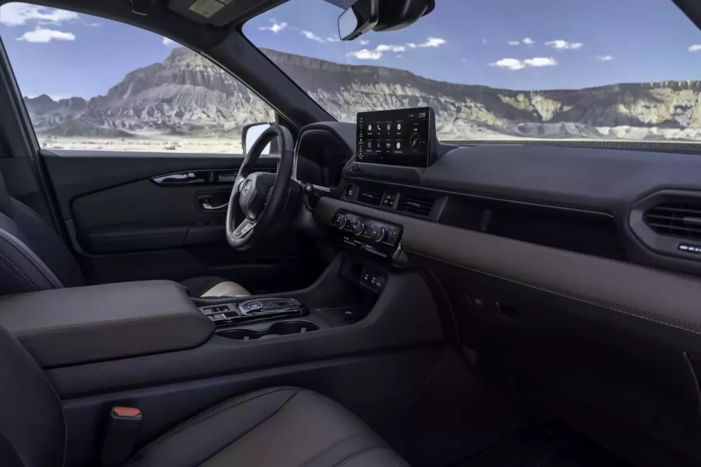 Chi tiết Honda Pilot 2026 mới ra mắt: Thiết kế, công nghệ, màu sắc đều mới, chỉ động cơ cũ- Ảnh 14.