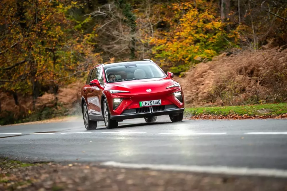 Đánh giá nhanh MGS6 mới ra mắt: Xe chạy được 531 km chỉ với một lần sạc, tăng tốc 0-97 km/h trong 5,1 giây- Ảnh 8. Đánh giá nhanh MGS6 mới ra mắt: Xe chạy được 531 km chỉ với một lần sạc, tăng tốc 0-97 km/h trong 5,1 giây- Ảnh 8.