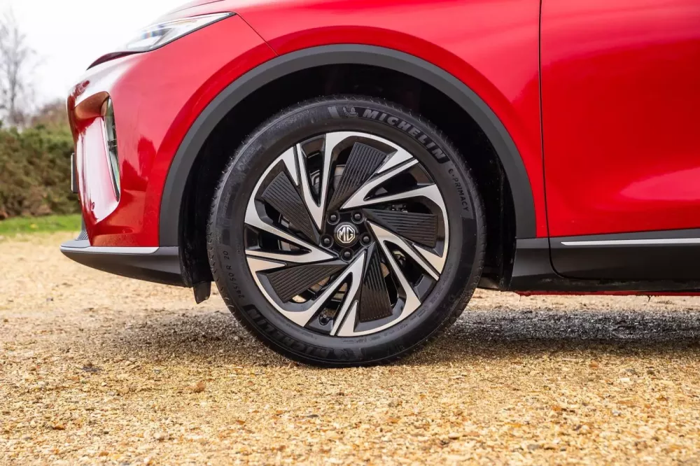 Đánh giá nhanh MGS6 mới ra mắt: Xe chạy được 531 km chỉ với một lần sạc, tăng tốc 0-97 km/h trong 5,1 giây- Ảnh 15. Đánh giá nhanh MGS6 mới ra mắt: Xe chạy được 531 km chỉ với một lần sạc, tăng tốc 0-97 km/h trong 5,1 giây- Ảnh 15.