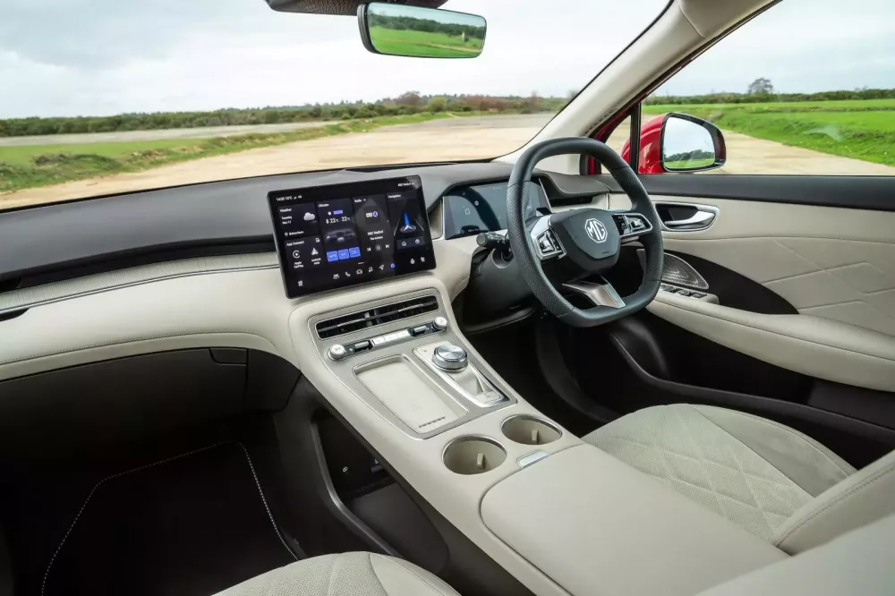 Đánh giá nhanh MGS6 mới ra mắt: Xe chạy được 531 km chỉ với một lần sạc, tăng tốc 0-97 km/h trong 5,1 giây- Ảnh 16. Đánh giá nhanh MGS6 mới ra mắt: Xe chạy được 531 km chỉ với một lần sạc, tăng tốc 0-97 km/h trong 5,1 giây- Ảnh 16.