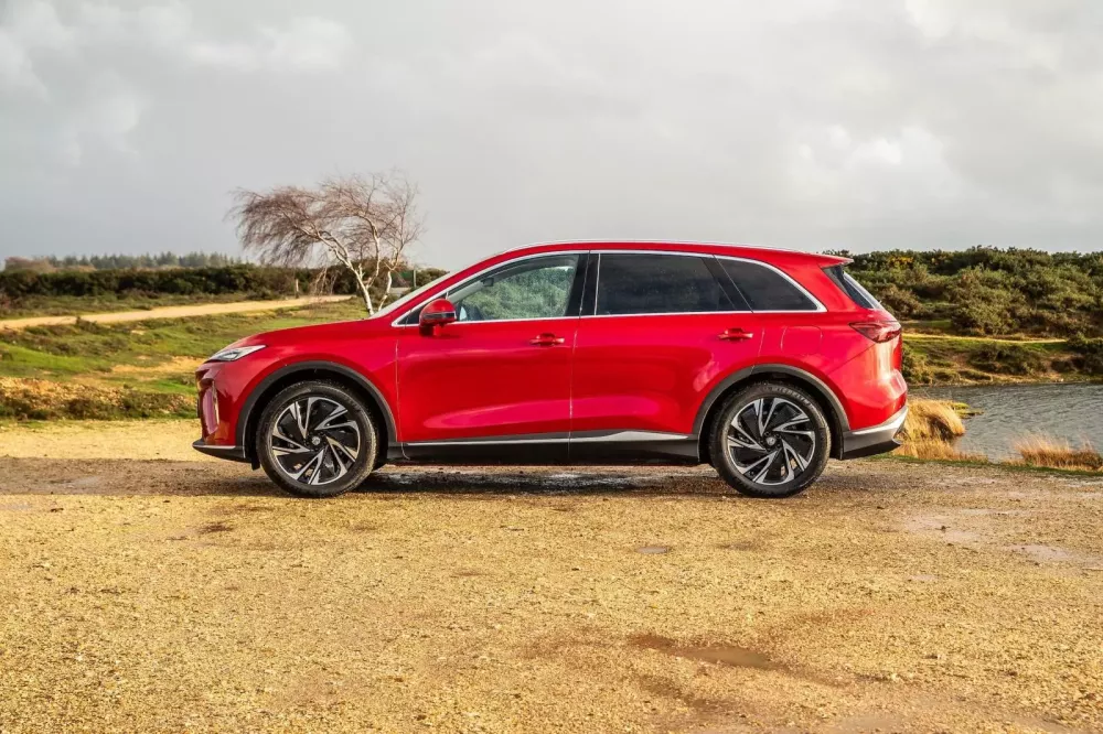 Đánh giá nhanh MGS6 mới ra mắt: Xe chạy được 531 km chỉ với một lần sạc, tăng tốc 0-97 km/h trong 5,1 giây- Ảnh 5. Đánh giá nhanh MGS6 mới ra mắt: Xe chạy được 531 km chỉ với một lần sạc, tăng tốc 0-97 km/h trong 5,1 giây- Ảnh 5.