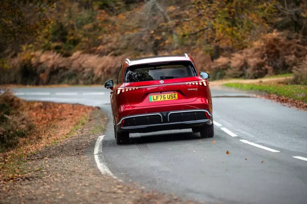 Đánh giá nhanh MGS6 mới ra mắt: Xe chạy được 531 km chỉ với một lần sạc, tăng tốc 0-97 km/h trong 5,1 giây- Ảnh 6. Đánh giá nhanh MGS6 mới ra mắt: Xe chạy được 531 km chỉ với một lần sạc, tăng tốc 0-97 km/h trong 5,1 giây- Ảnh 6.