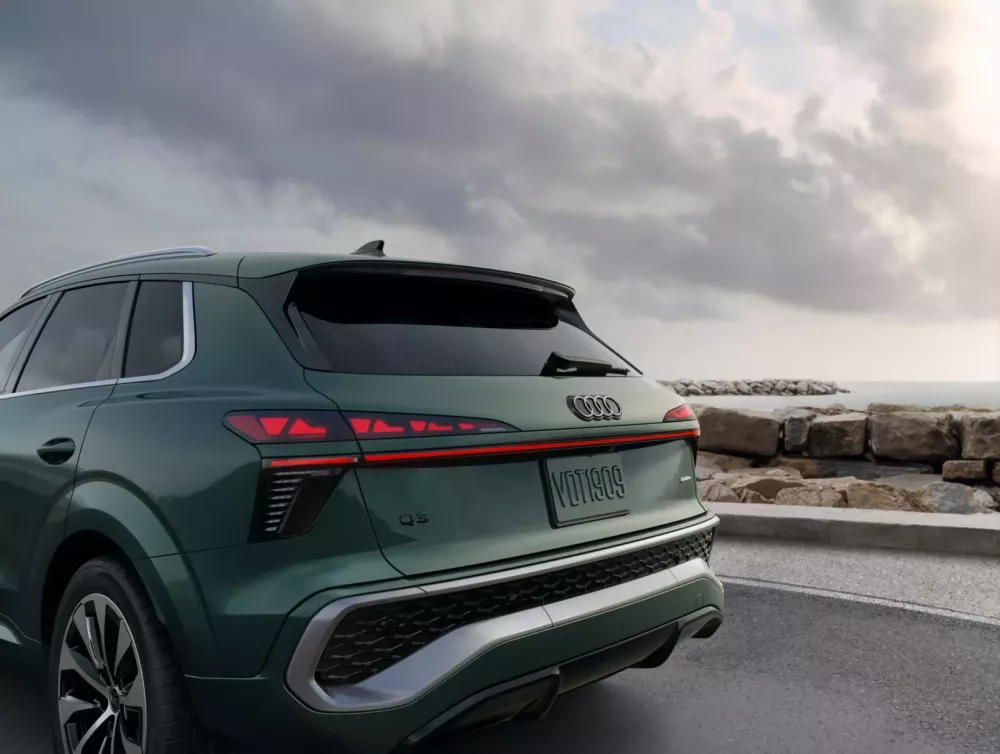 Cận cảnh Audi Q3 2026 có giá từ 1,15 tỷ đồng, nâng cấp toàn diện- Ảnh 9. Cận cảnh Audi Q3 2026 có giá từ 1,15 tỷ đồng, nâng cấp toàn diện- Ảnh 9.