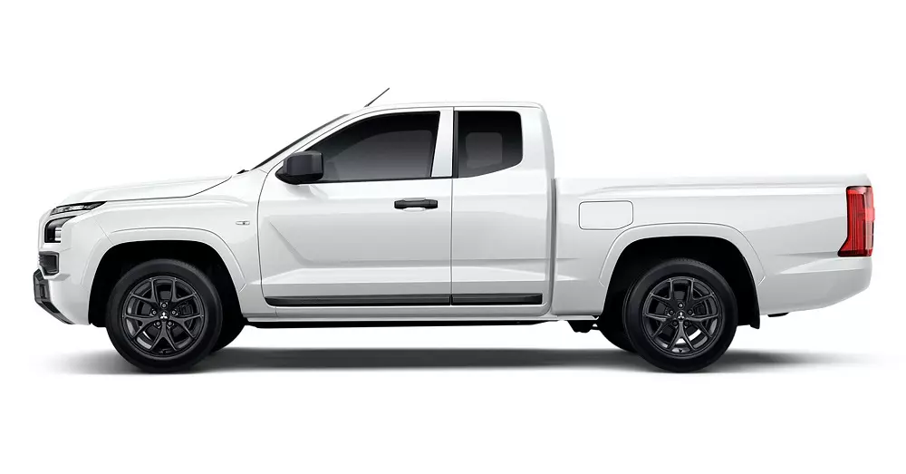 Mitsubishi Triton Street 2026 d&ugrave;ng m&aacute;y dầu yếu hơn