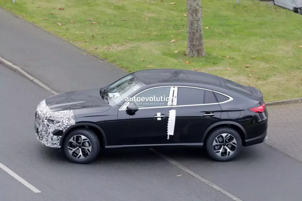 Mercedes-Benz GLC 2027 bản n&acirc;ng cấp lộ diện với đ&egrave;n pha họa tiết ng&ocirc;i sao- Ảnh 3.