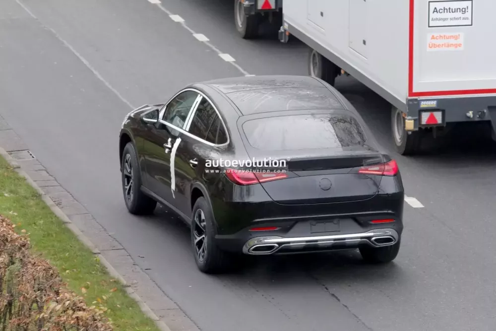 Mercedes-Benz GLC 2027 bản n&acirc;ng cấp lộ diện với đ&egrave;n pha họa tiết ng&ocirc;i sao- Ảnh 7.