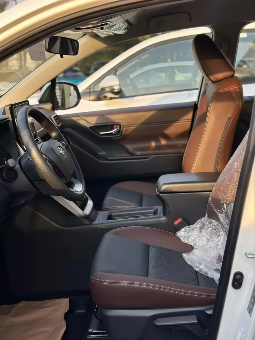 Toyota Innova Cross G chỉ được trang bị ghế chỉnh cơ Toyota Innova Cross G chỉ được trang bị ghế chỉnh cơ