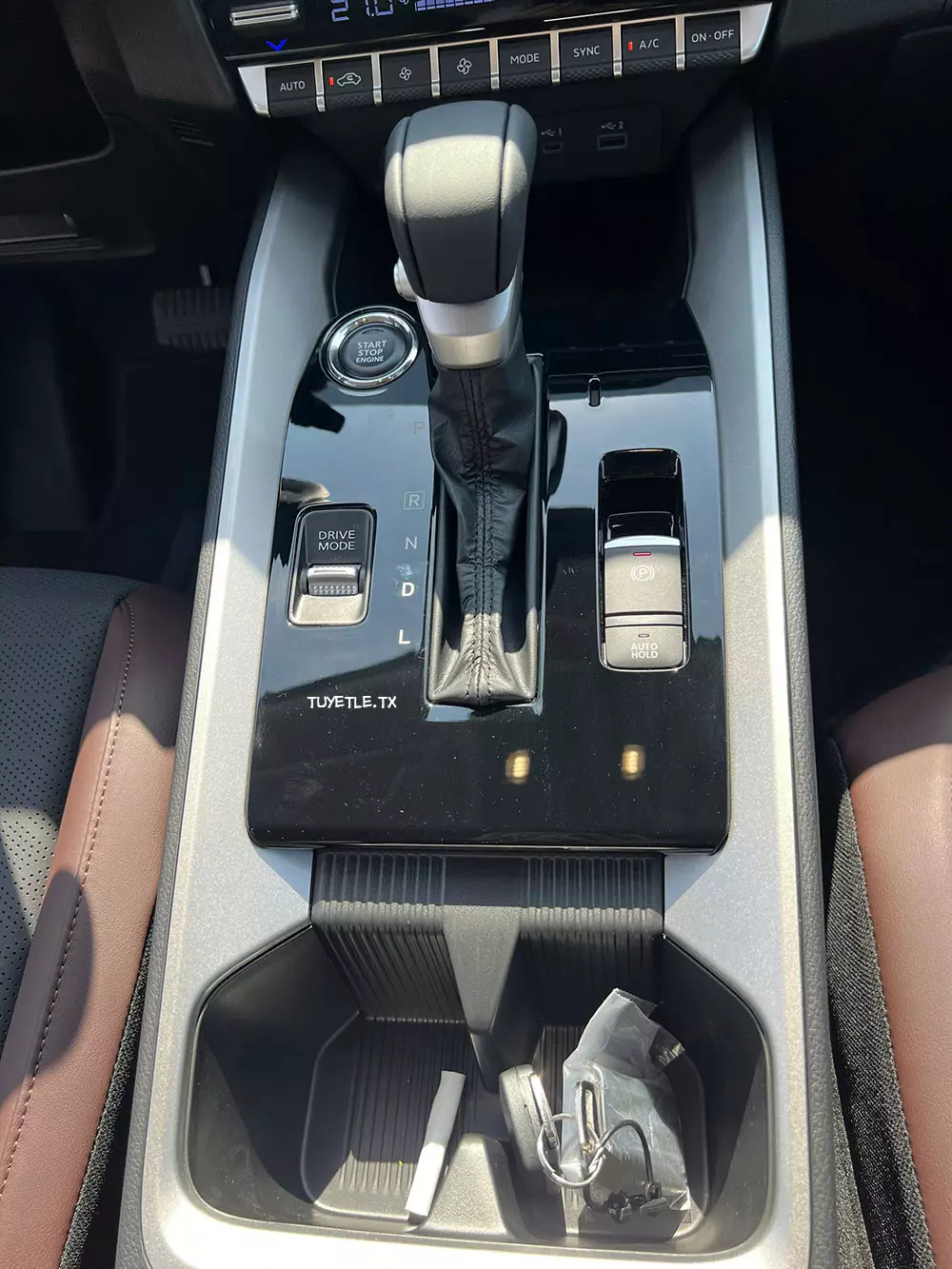 Cụm điều khiển trung tâm của Mitsubishi Destinator 