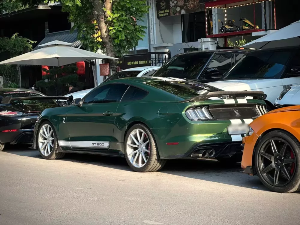 Ford Mustang máy V8 5.0 được độ body kit Shelby GT500- Ảnh 3.