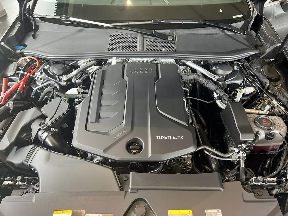 Audi A6 tại Việt Nam dùng động cơ xăng tăng áp 2.0L.