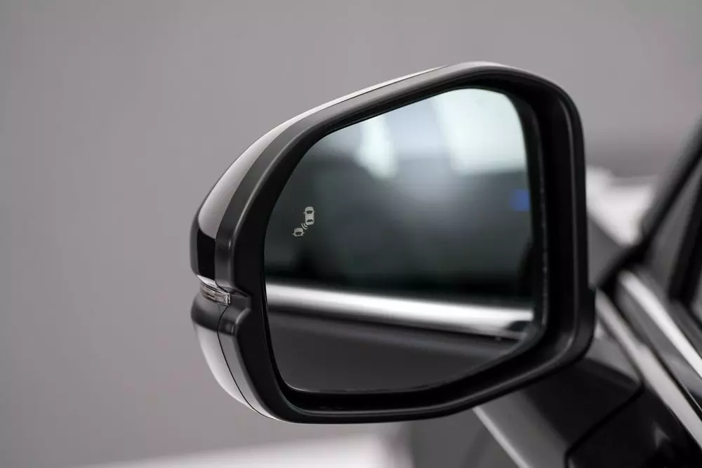 Honda CR-V e:HEV 2026 được trang bị hệ thống cảnh báo điểm mù thay cho camera cập lề Honda CR-V e:HEV 2026 được trang bị hệ thống cảnh báo điểm mù thay cho camera cập lề