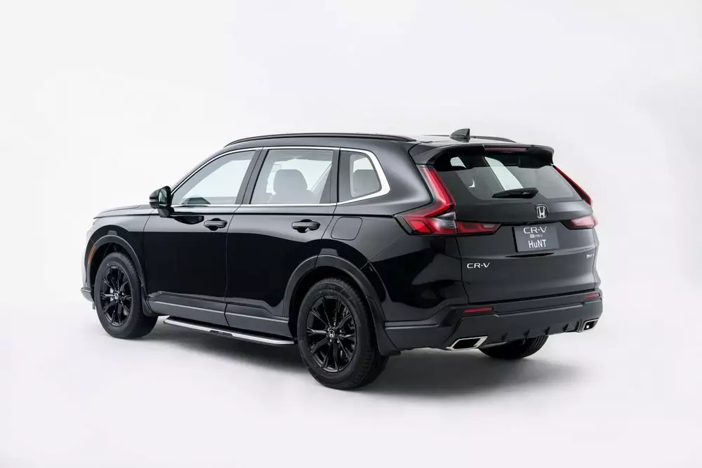 Honda CR-V e:HEV HuNT 2026 có thêm ốp vòm bánh trước/sau Honda CR-V e:HEV HuNT 2026 có thêm ốp vòm bánh trước/sau