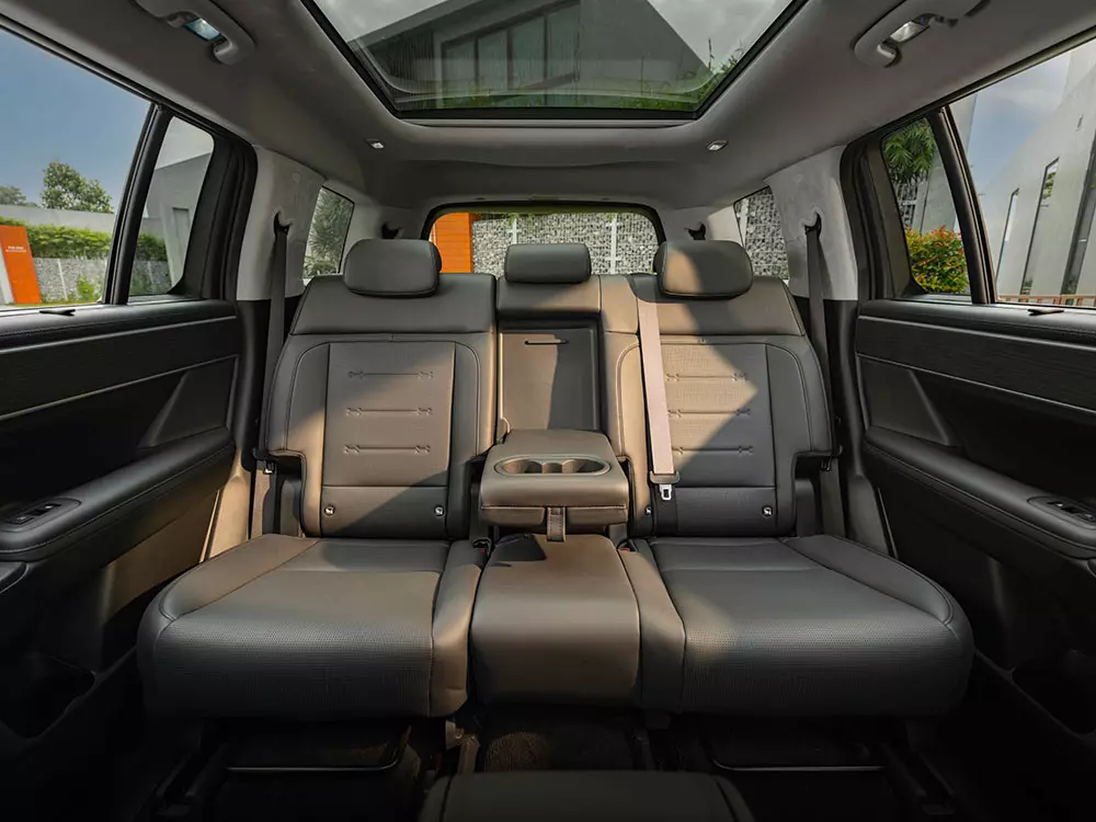 Hàng ghế sau của Hyundai Santa Fe Hybrid 2026 Hàng ghế sau của Hyundai Santa Fe Hybrid 2026